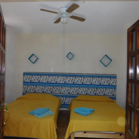 Casona Luciernaga-Casa De Huespedes Guest House Leon Bagian luar foto