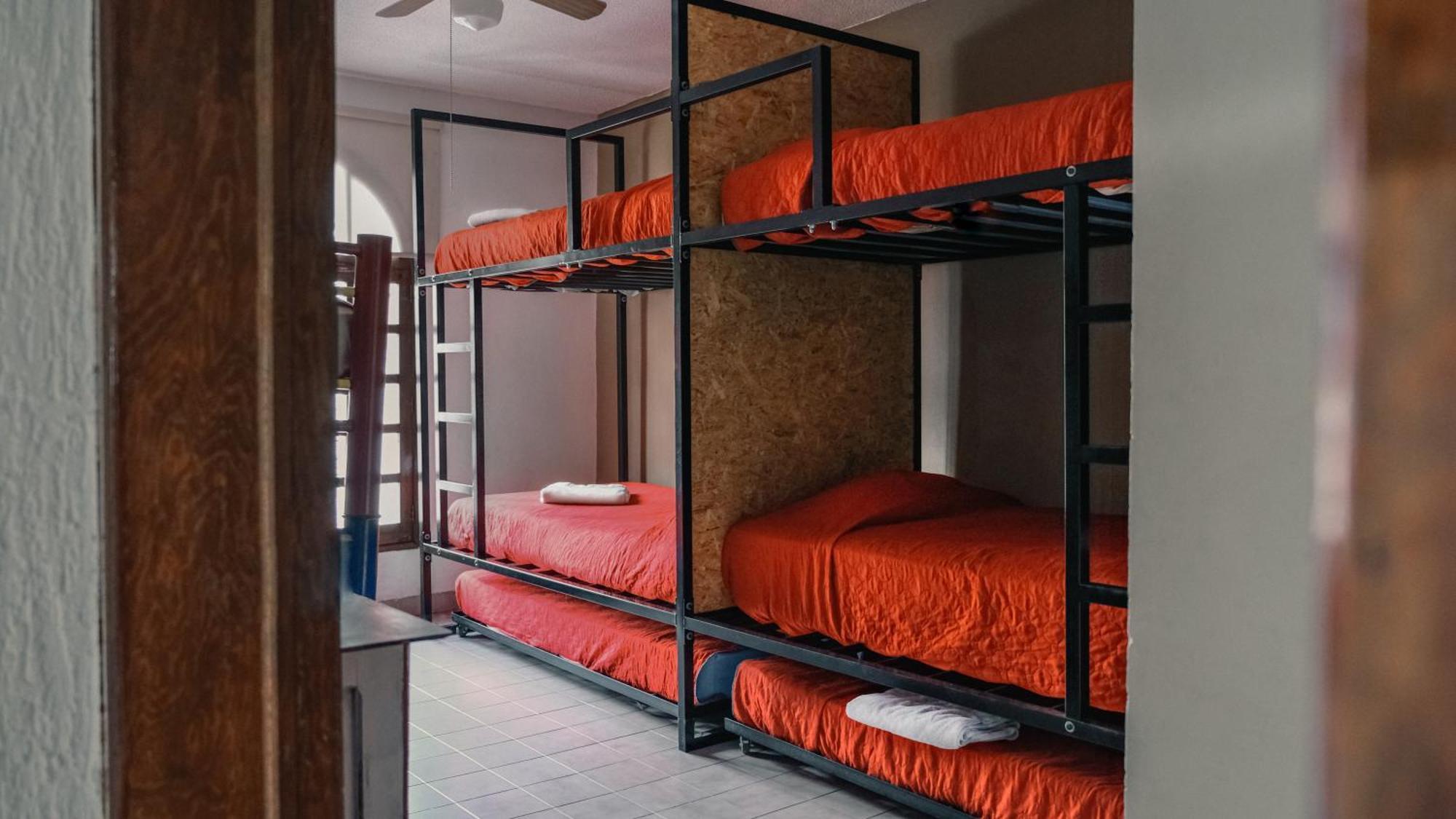 Casona Luciernaga-Casa De Huespedes Guest House Leon Bagian luar foto