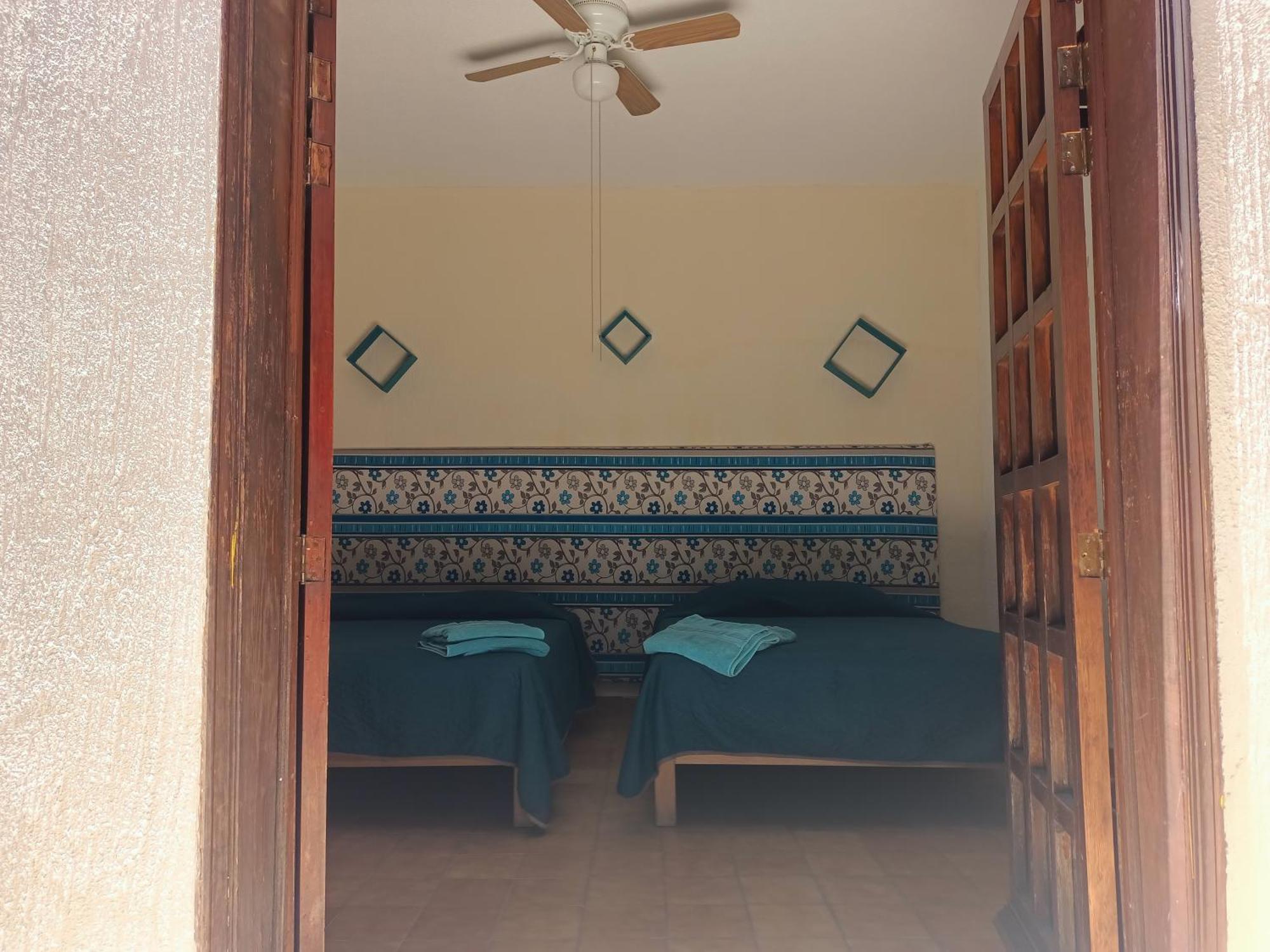 Casona Luciernaga-Casa De Huespedes Guest House Leon Bagian luar foto